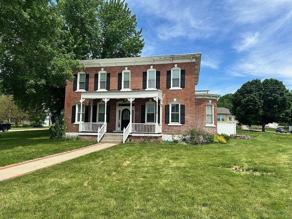 1st image of 205 W 3rd St