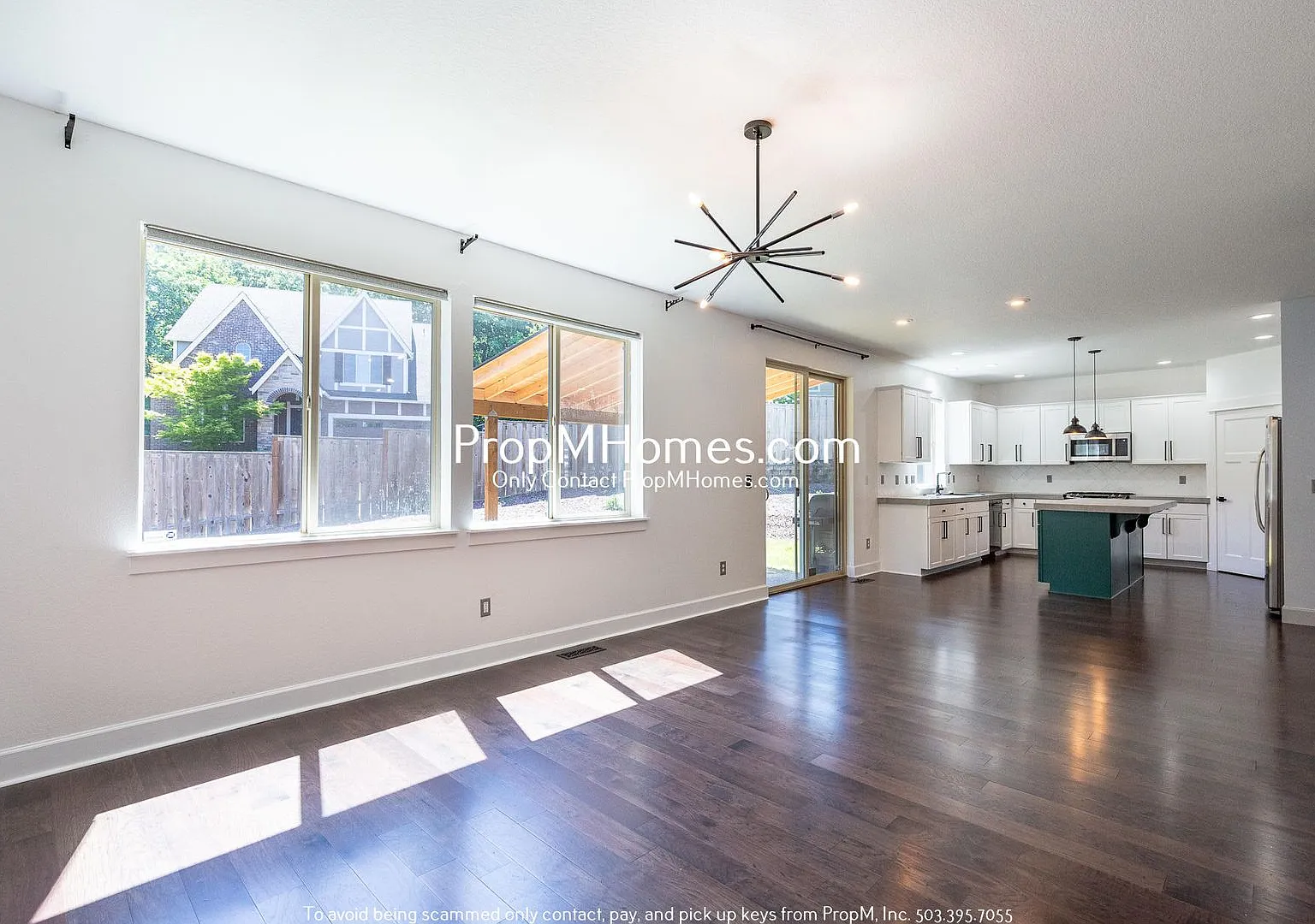 Updated Luxury 4 Bedroom Home on Mount Scott! — Photo 4