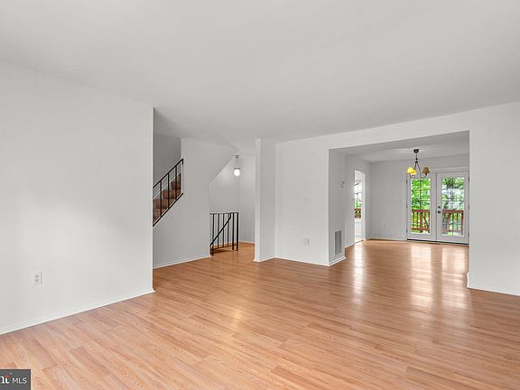 3rd image of 821 Ivy League Ln #20-116