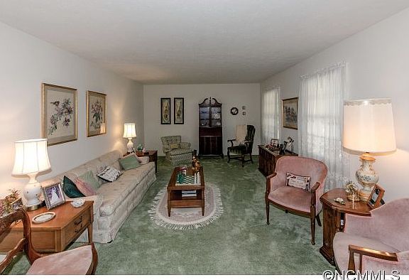 5th image of 705 Shadywood Ln