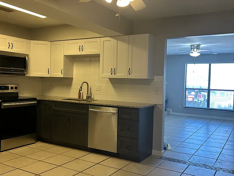 608 Casa Park Ct #J — Photo 11