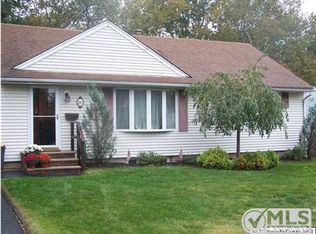 213 Crestview Dr, Middletown, NJ 07748