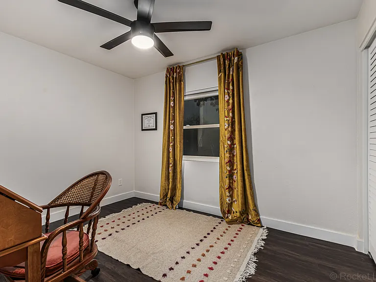 2200 N Los Altos Dr — Photo 29