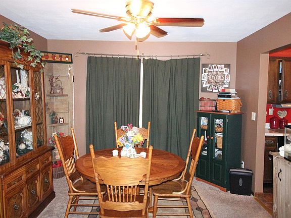 4th image of 4 Oak Ave