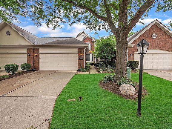 4th image of 39756 Muirfield Ln #87