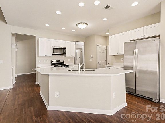 4th image of 3629 Arklow Rd