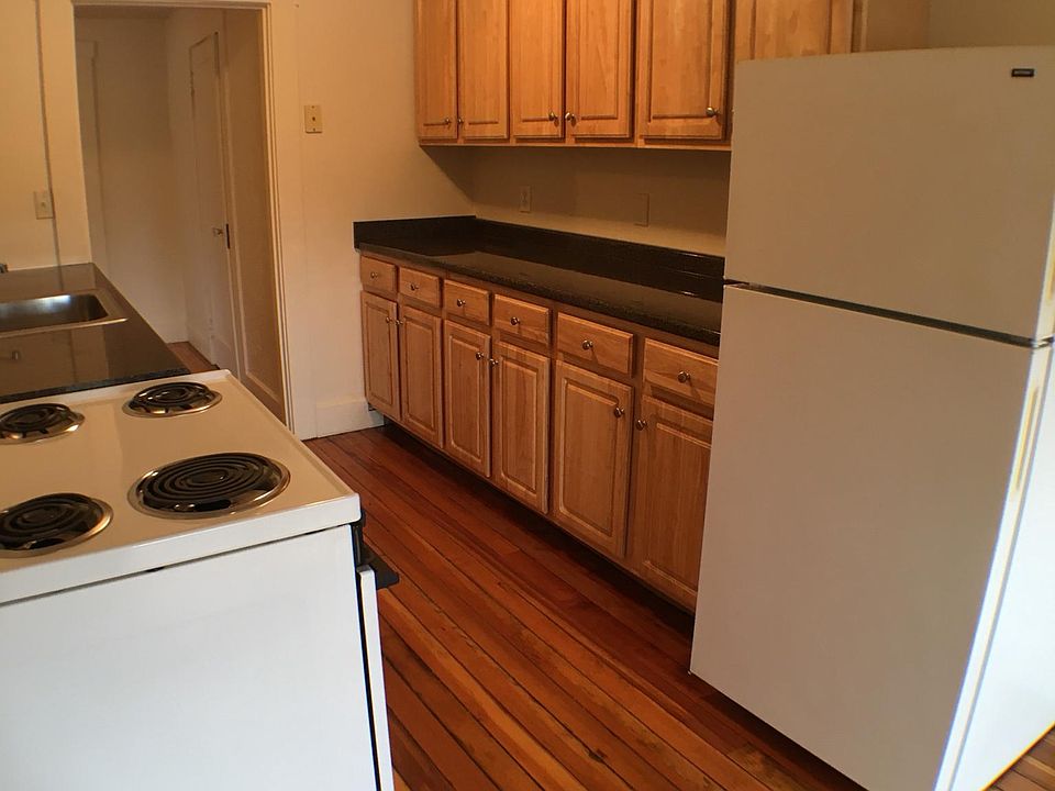 1st image of 83 Pleasant St APT 3