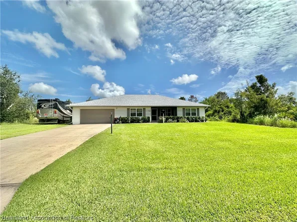 123 Grape Rd NW, Lake Placid, FL 33852