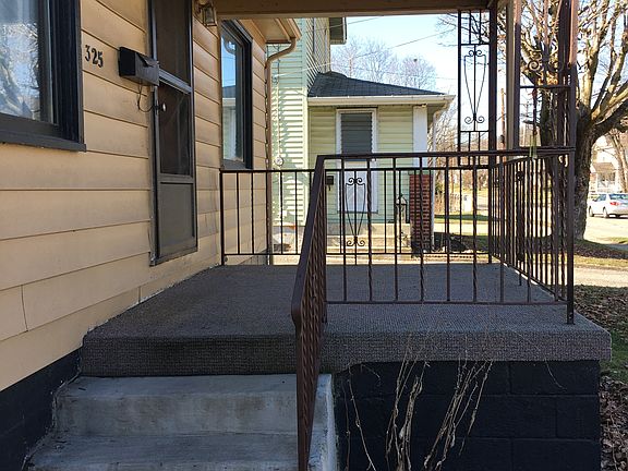 3rd image of 325 W Wood St