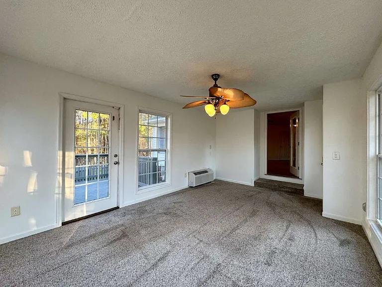 115 Zane Dr — Photo 10