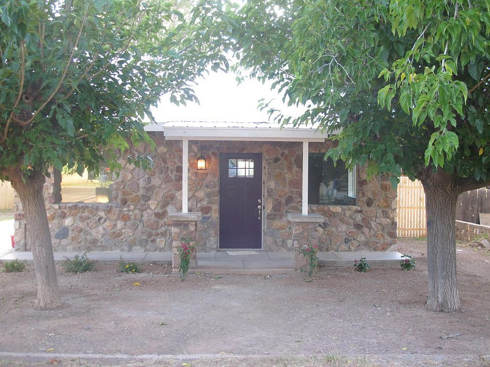 1st image of 104 S Richard Ave