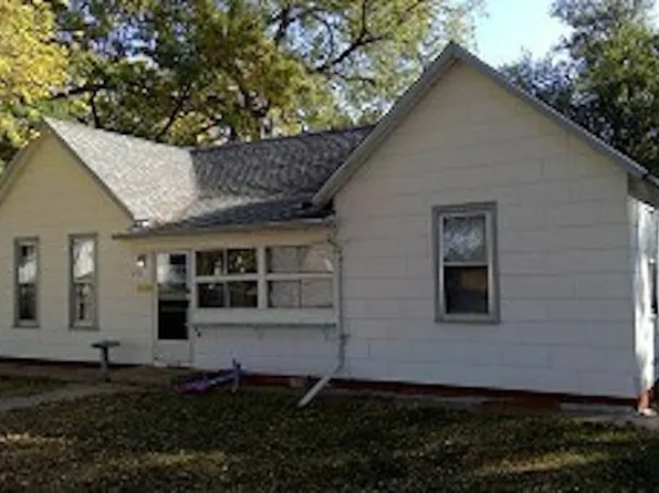 731 Chicago Ave, Hastings, NE 68901