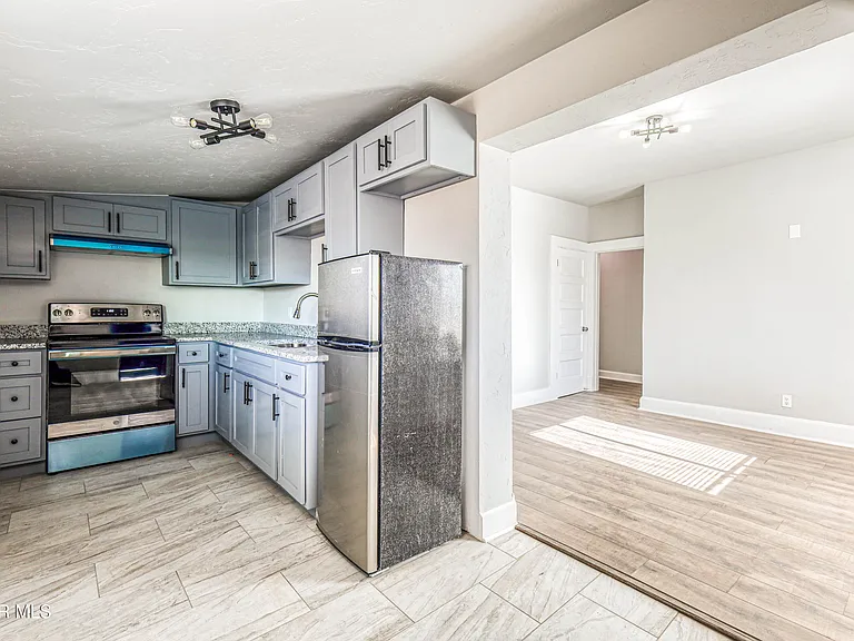 3622 Douglas Ave #5 — Photo 11