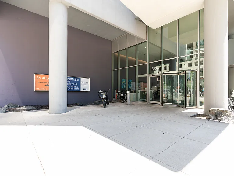235 W Van Buren St #2915 — Photo 21