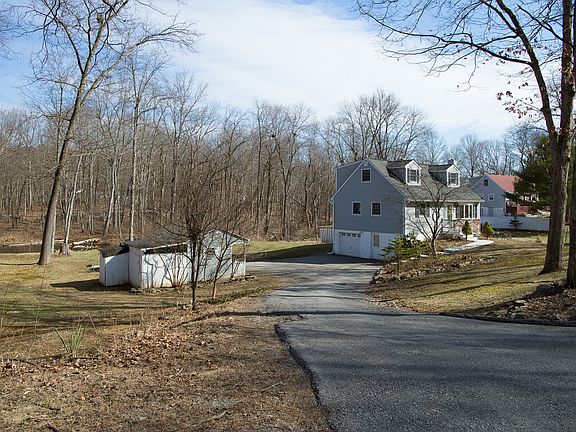 2nd image of 19 Pennington Dr