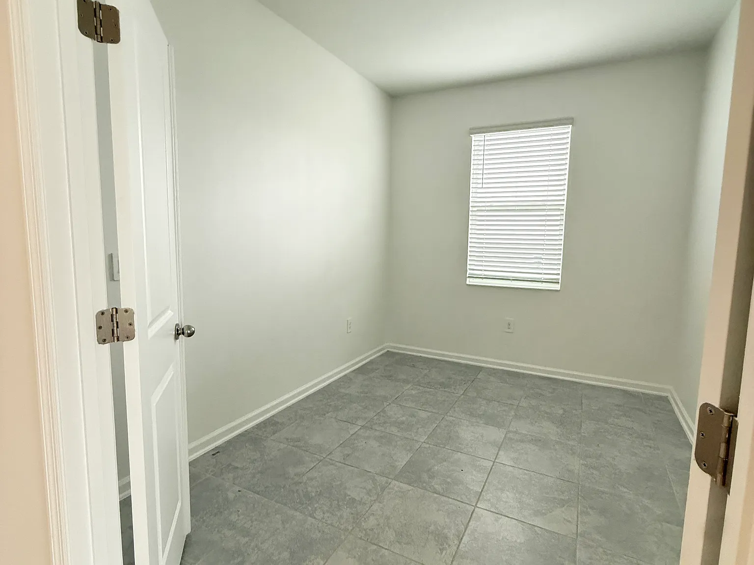 4418 Eastminster Rd — Photo 2