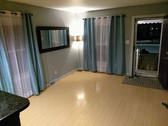 3rd image of 657 E Harwood Ave