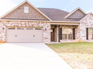 221 Rosa Ln, Midland City, AL 36350
