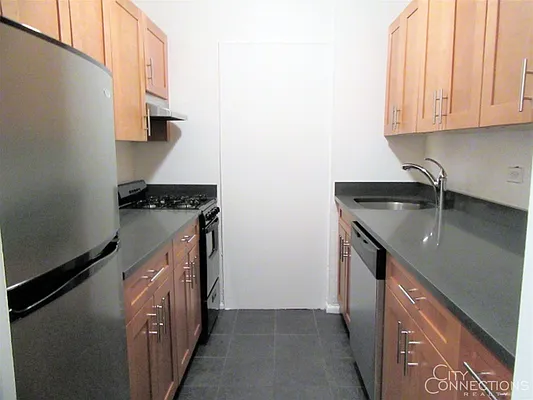 Rented by City Connections Realty | media 8