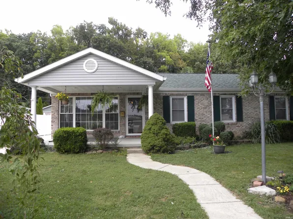 679 E Indiana Ave, Spencer, IN 47460