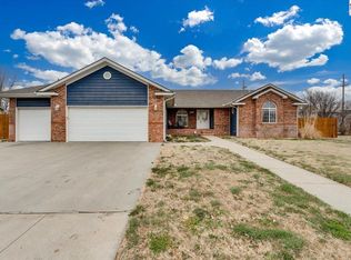1306 E 28th Ave, Hutchinson, KS 67502