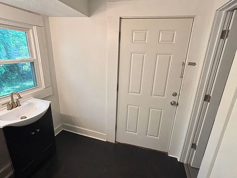 2159 N Main Ave — Photo 14