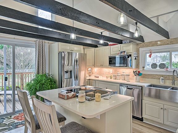 4th image of 21140 N Bayside Rd