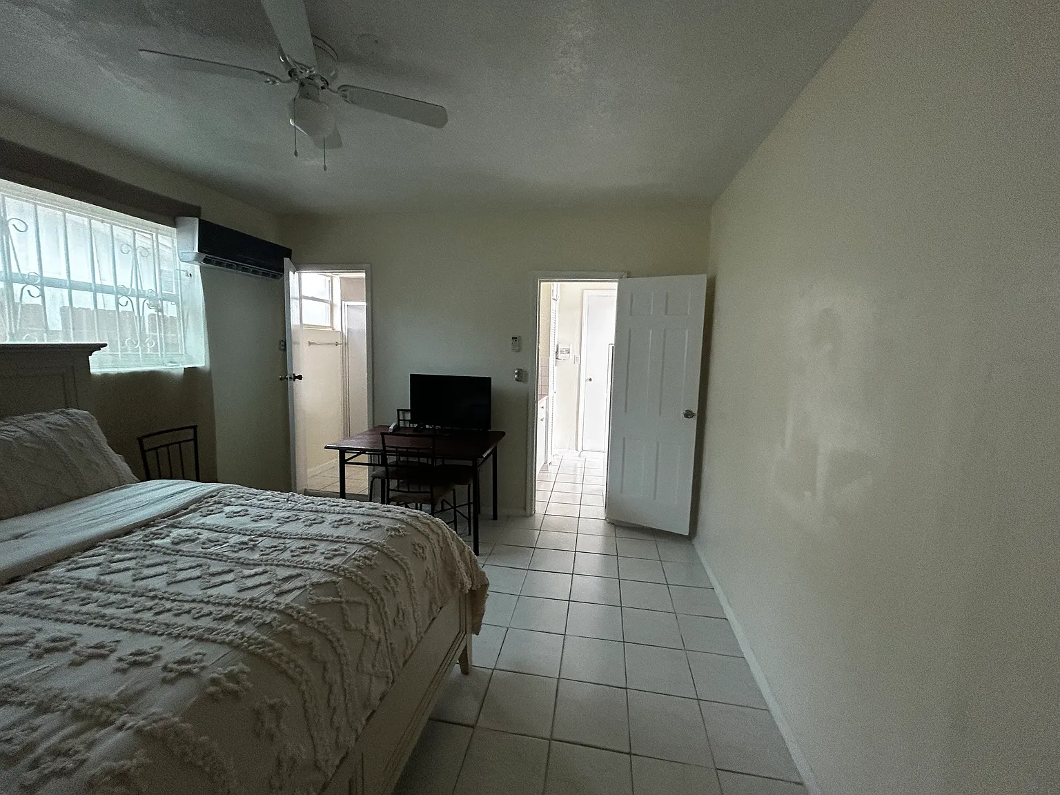 Studio, 550 sqft, $1,250 — Photo 2