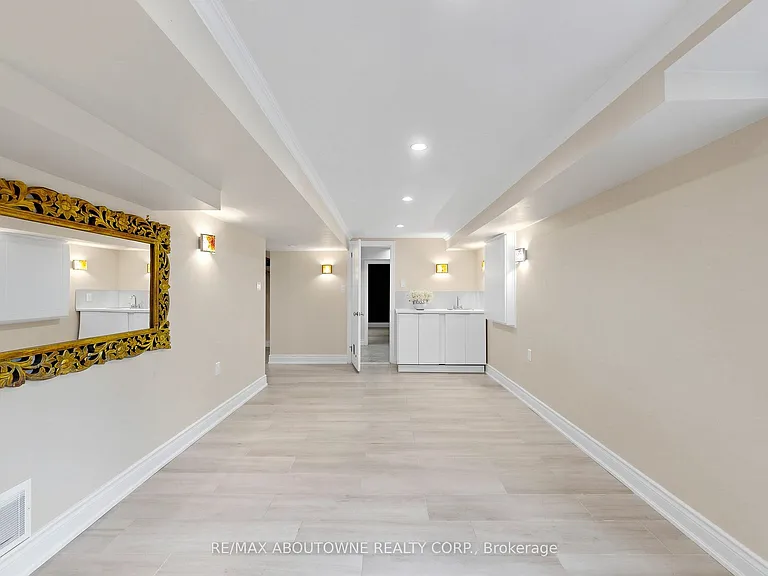 1316 Cambridge Dr — Photo 39