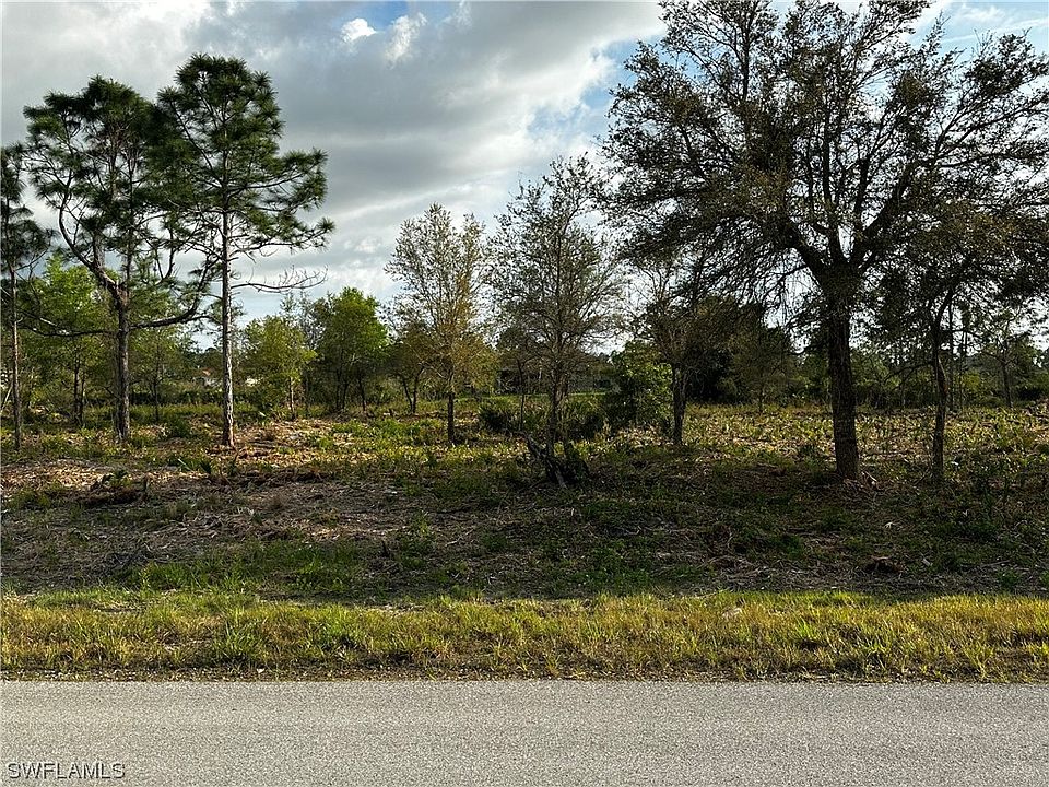 1st image of 487 Woodman Dr