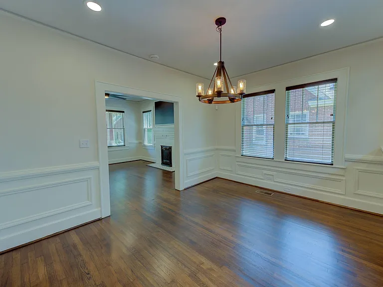 2405 Sumter St — Photo 11