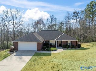 3041 Waterfront St, Guntersville, AL 35976
