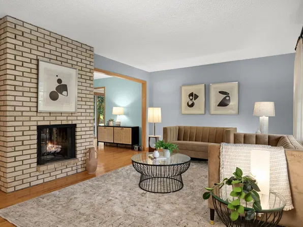 300 Kenmar Cir, Minnetonka, MN 55305
