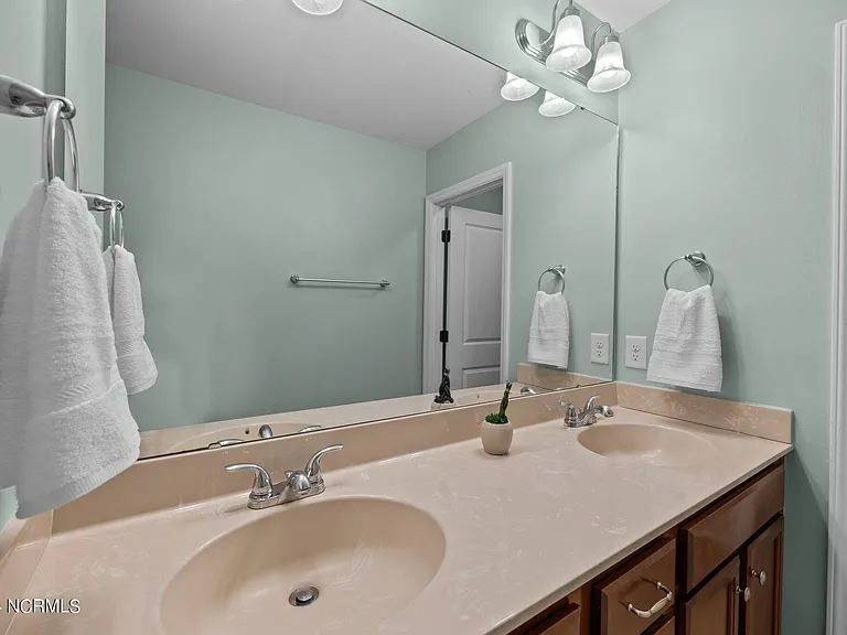 411 Palisades Way — Photo 31