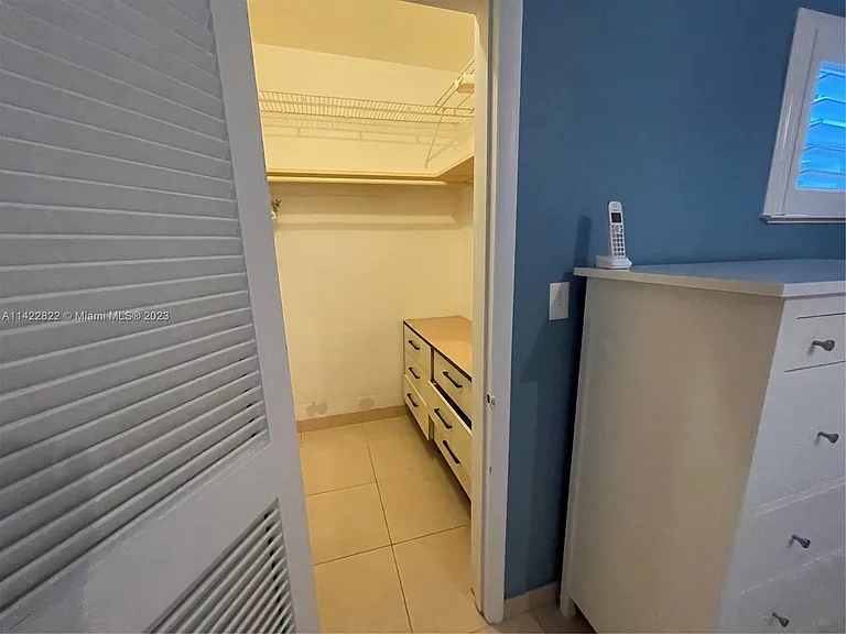 18126 Atlantic Blvd #6 — Photo 13