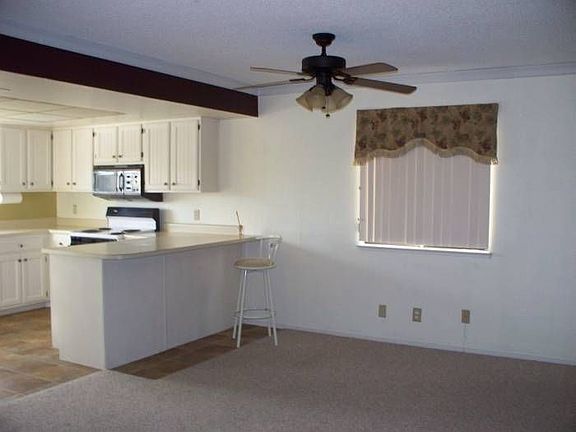 dining room/breakfast bar