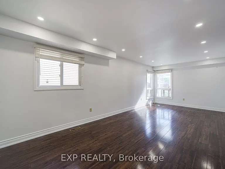 82 Muirlands Dr — Photo 9