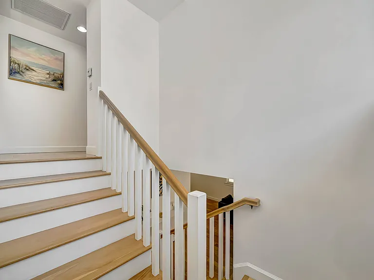 20 Anchorage St — Photo 27