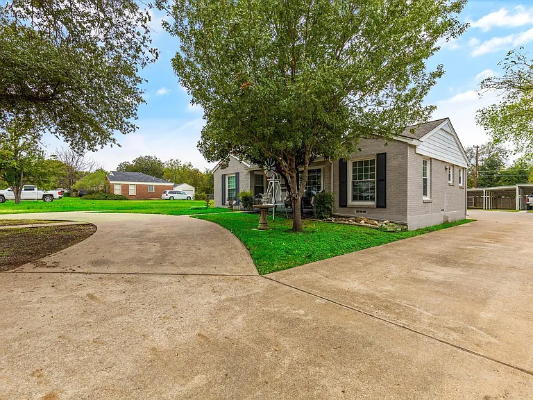 3508 W Biddison St — Photo 41