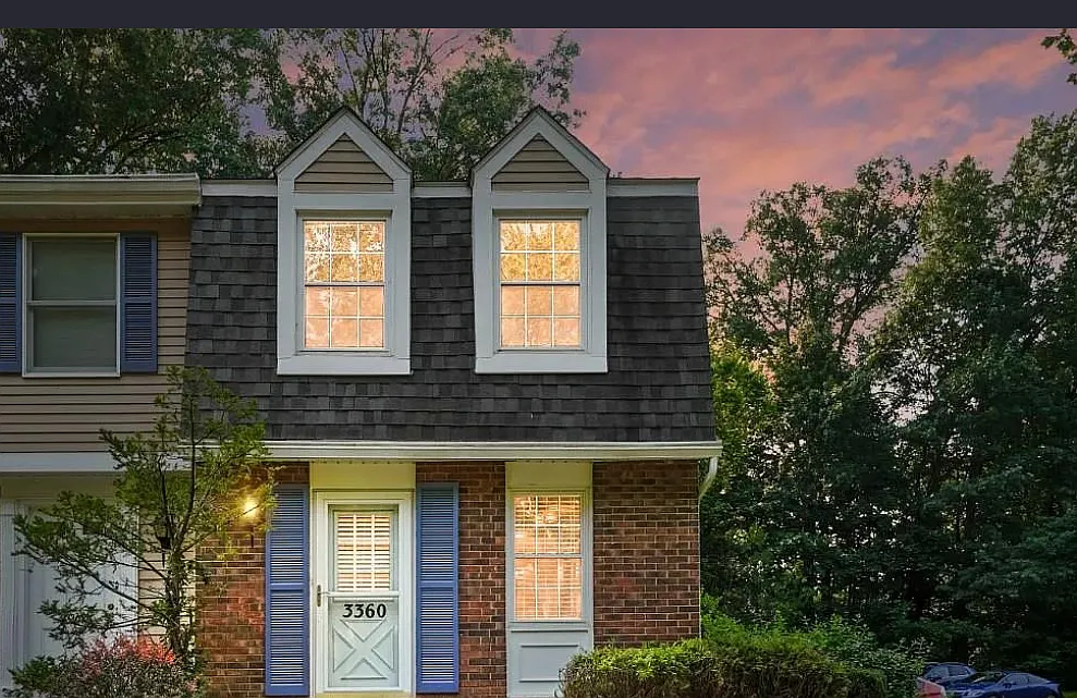 2 bed, 1024 sqft, $1,600 — Photo 1