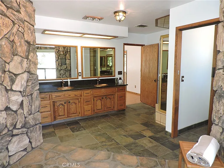 26931 Columbia Way — Photo 40