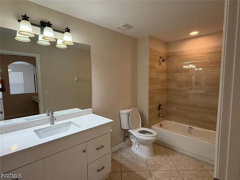 3527 NE 19th Pl — Photo 18