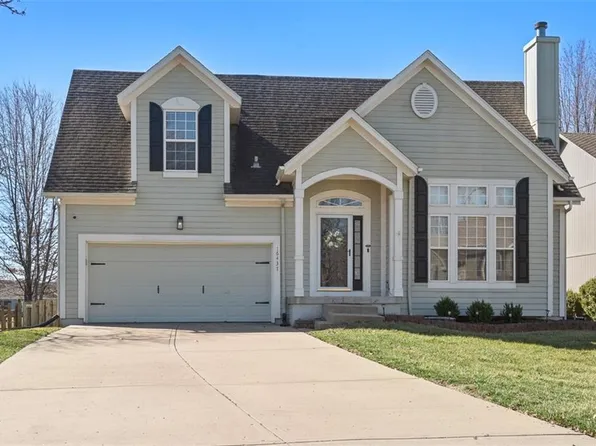 16437 W 158th Ter, Olathe, KS 66062