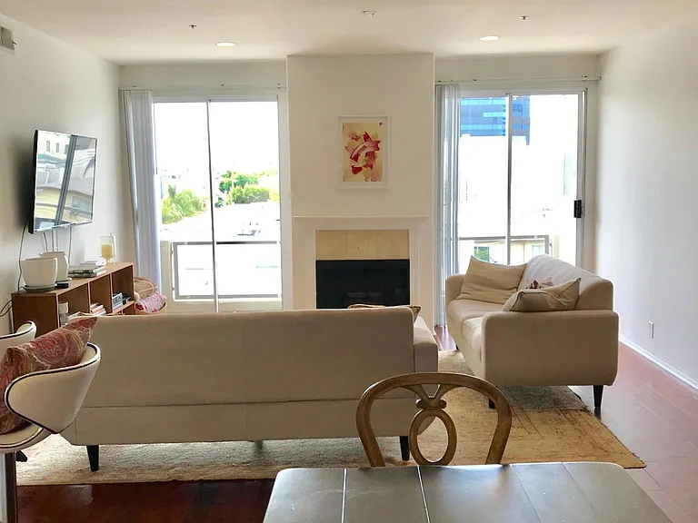 8349 Blackburn Ave #302 — Photo 212