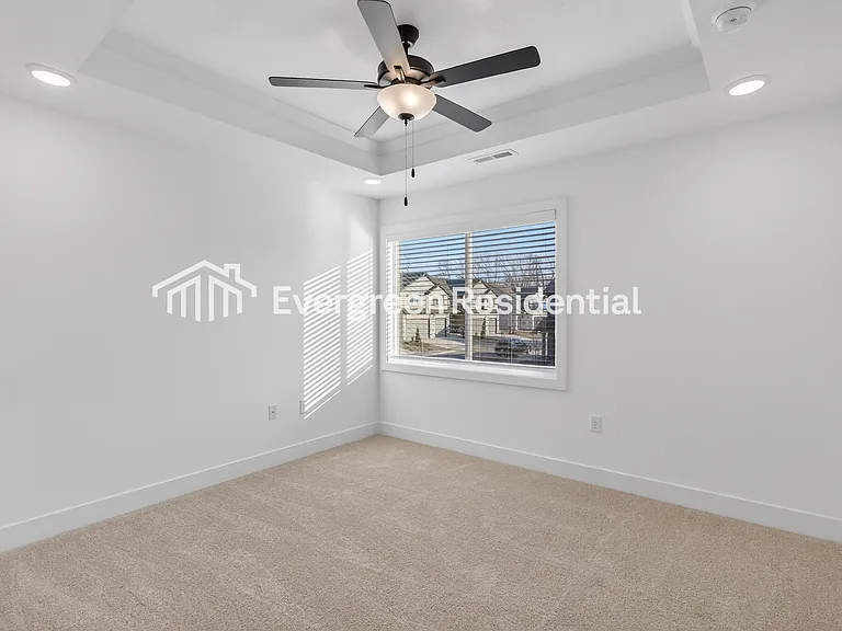Barryview Townhomes — Photo 53