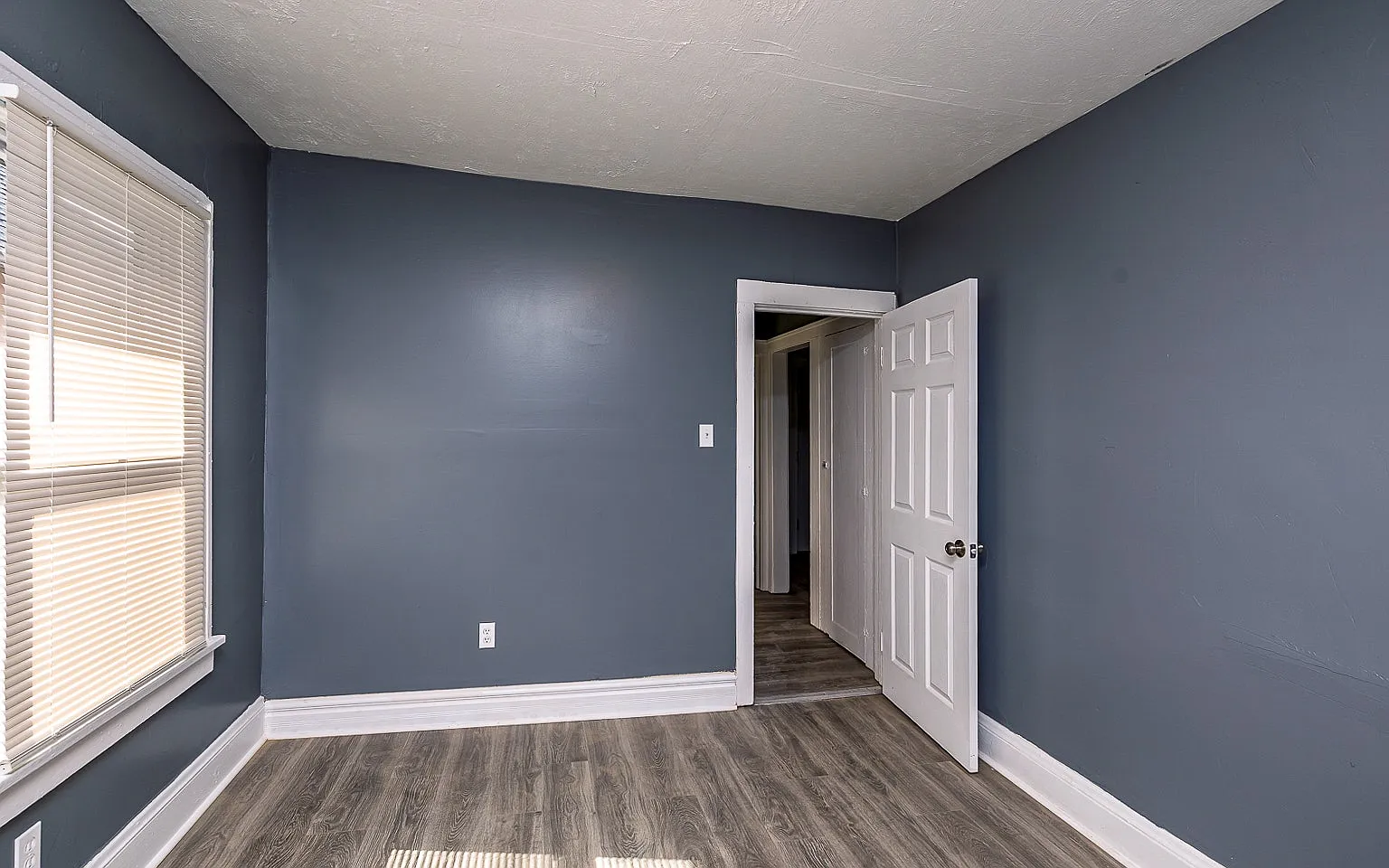 3924 East 123rd Street, Unit Unit B (Upstairs) — Photo 1