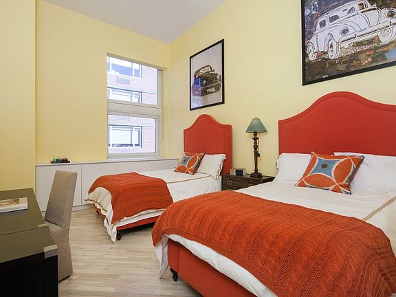 4th image of 121 W 20th St APT 5E