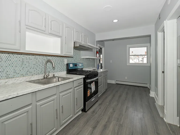 580 Monroe Ave #2 — Photo 3