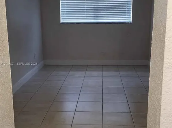 6421 SW 18th St #1, Hollywood, FL 33023