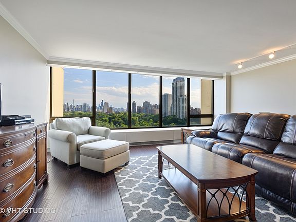 3rd image of 2800 N Lake Shore Dr APT 1304